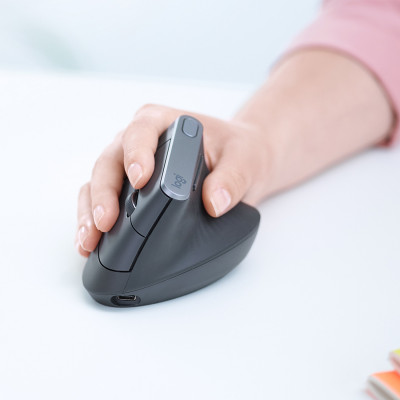Logitech MX Vertical, USB Bluetooth